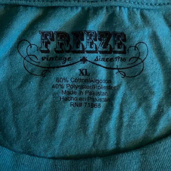 Two women’s Tee Shirts - Picture 4 of 5